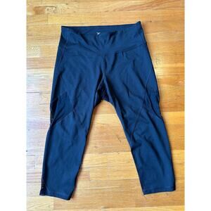 Old Navy Active Workout Pants Capri Length - XL - black